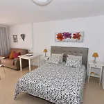 ático Studio+terraza+wifi Ilimitado+satélite Apartamento