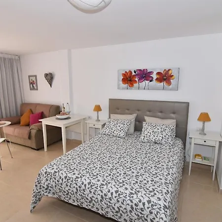 Atico Studio+terraza+wifi Ilimitado+satelite Apartmán